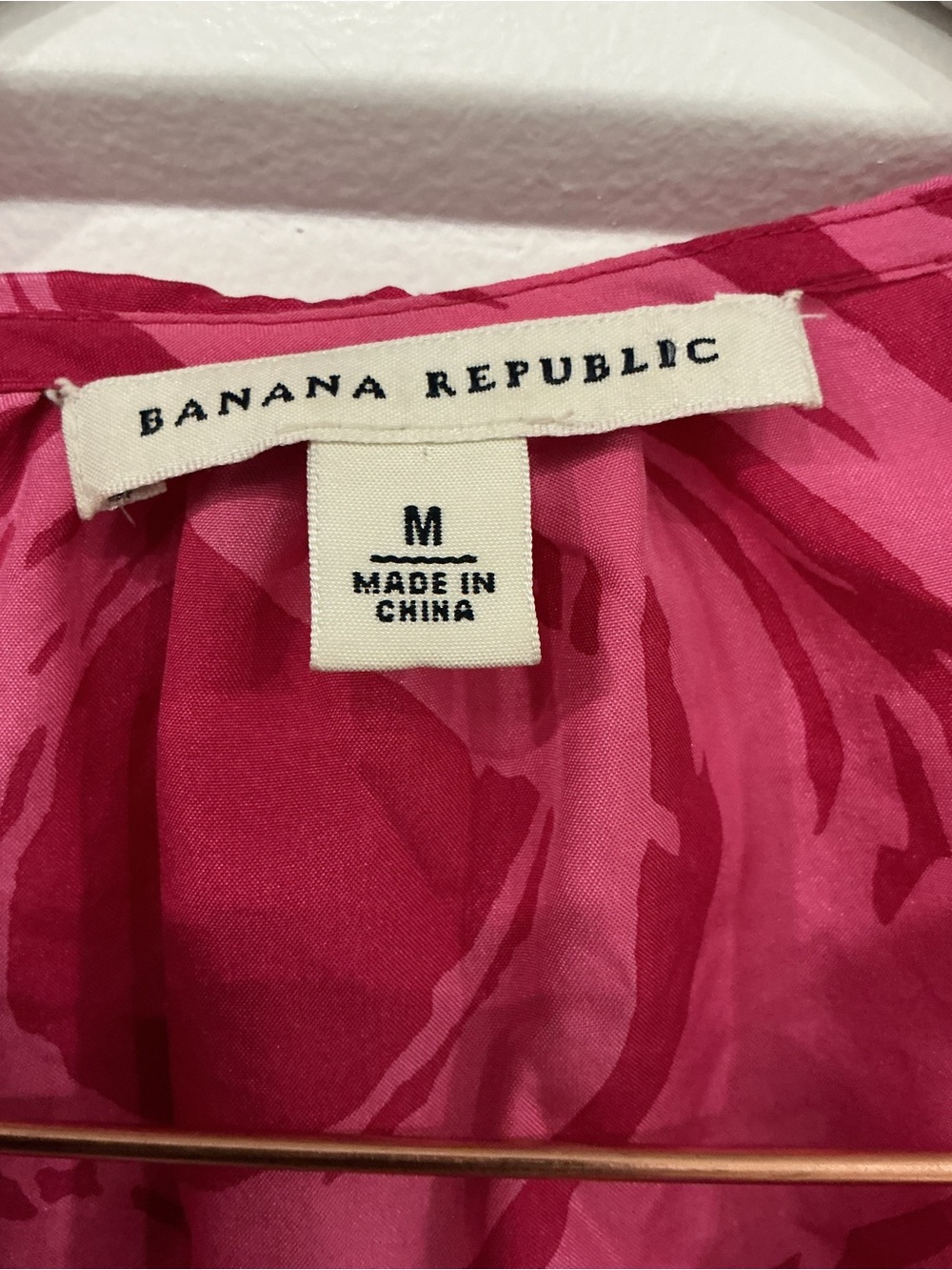 Banana Republic 100% silk Fuchsia Wrap Dress with Abstract Swirl, medium - Picture 2 of 5